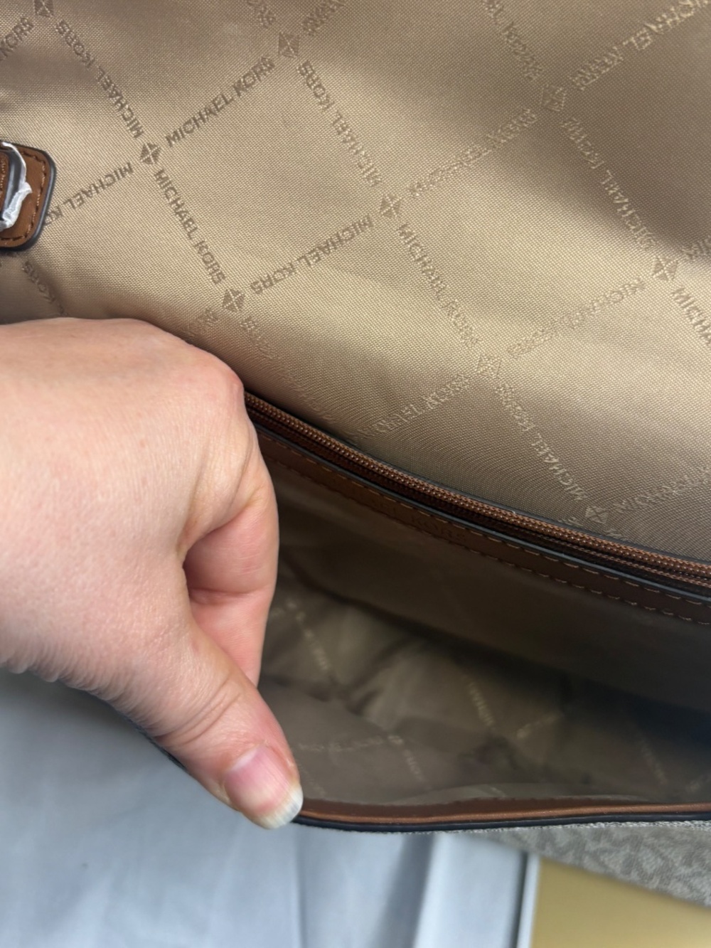 Michael Kors Sonia Medium logo Convertible Shoulder Bag MK NWT Beige NO STRAP - Picture 9 of 15